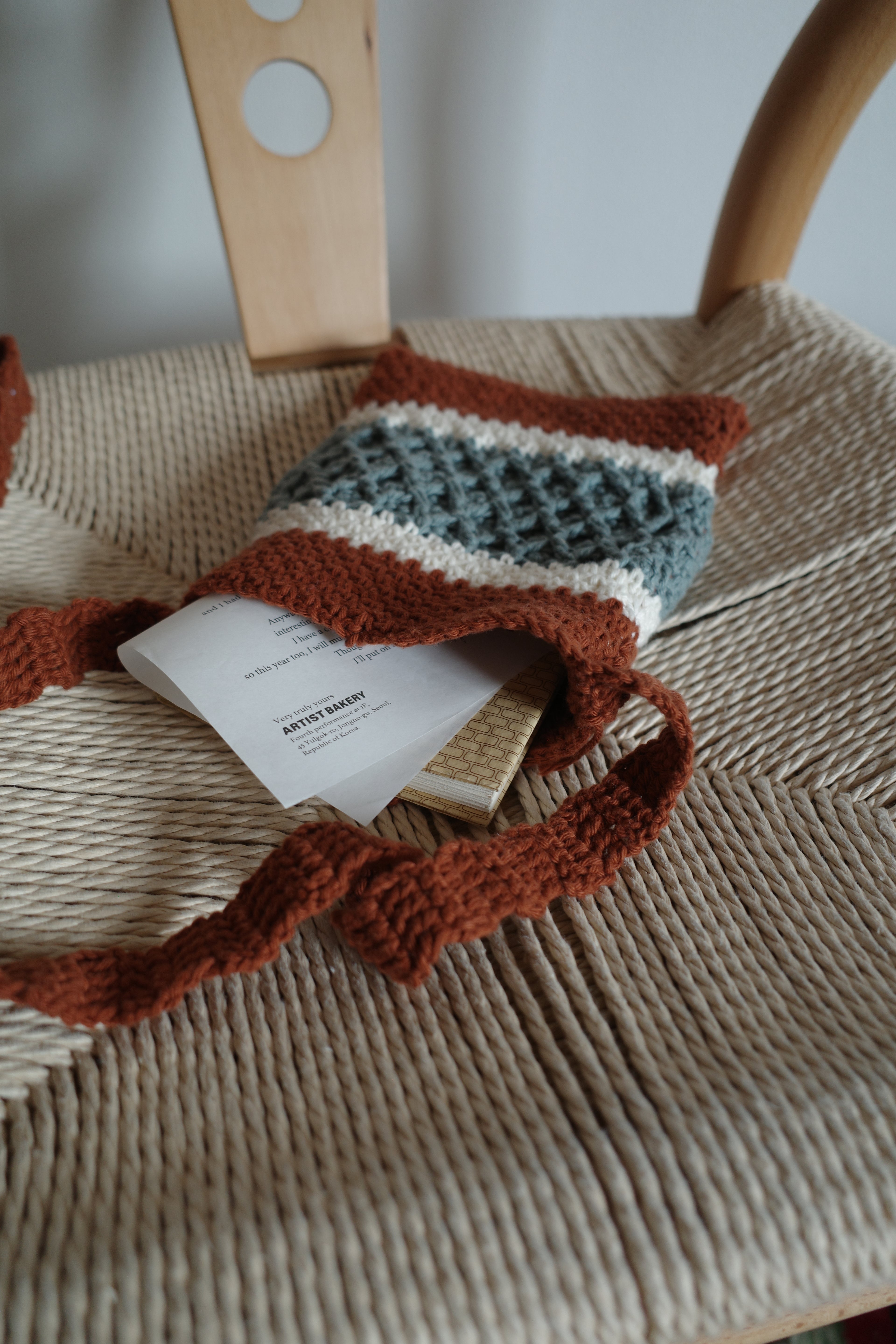 No.004 - Window Shoulder Bag
Crochet Pattern (PDF)