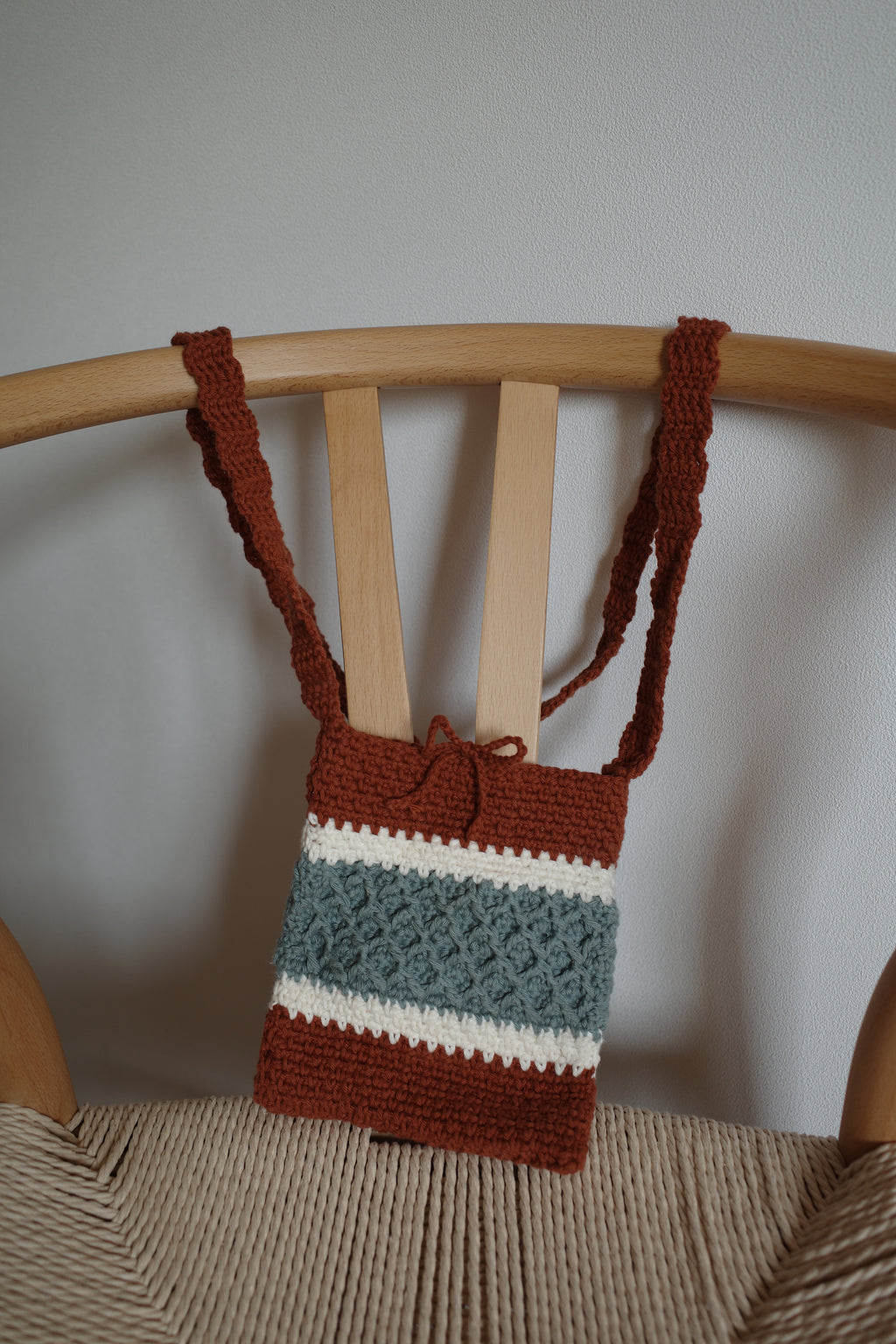 No.004 - Window Shoulder Bag
Crochet Pattern (PDF)